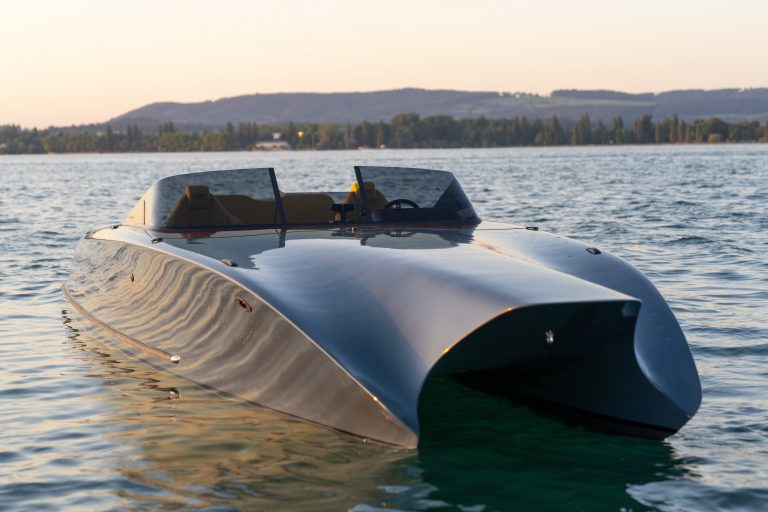 Twiel Z7 live on water Bodensee, Lake Constance